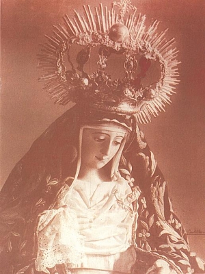 La Virgen vestida de Dolorosa.  1950